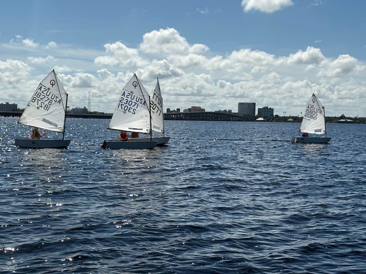 Opti fleet racing at regatta